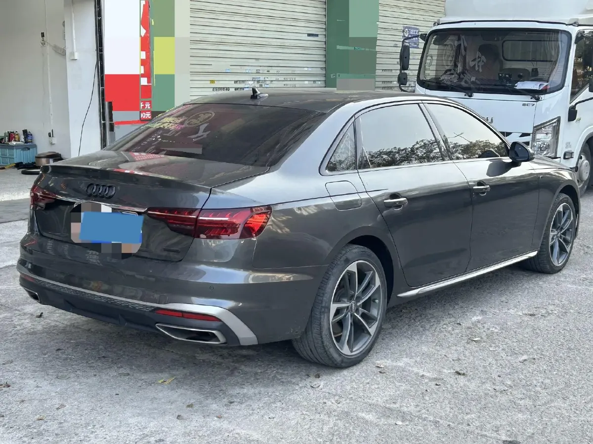 2021 Audi A4L 2.0T 190HP L4 7DCT,autocango,china used car exporter,china ev exporter,chinese used car exporter,chinese used ev exporter