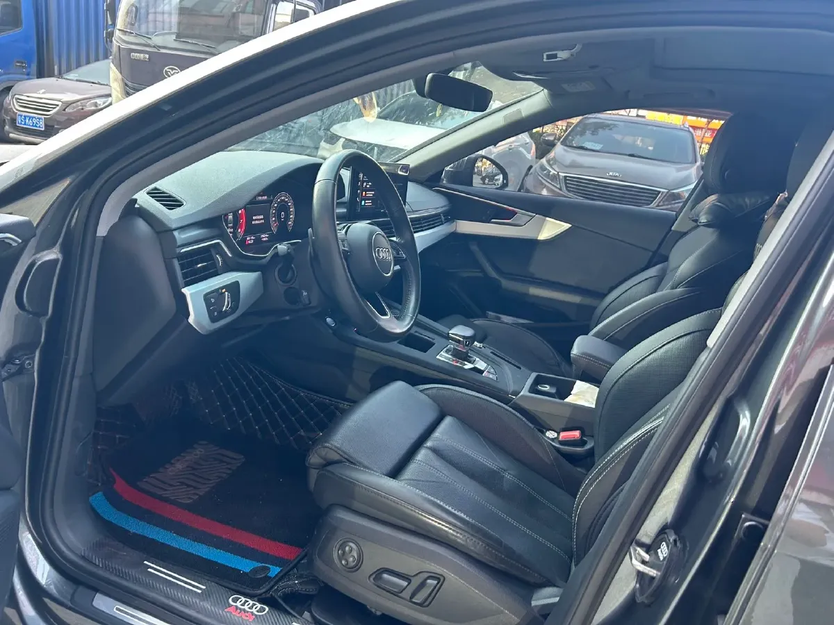 2021 Audi A4L 2.0T 190HP L4 7DCT,autocango,china used car exporter,china ev exporter,chinese used car exporter,chinese used ev exporter