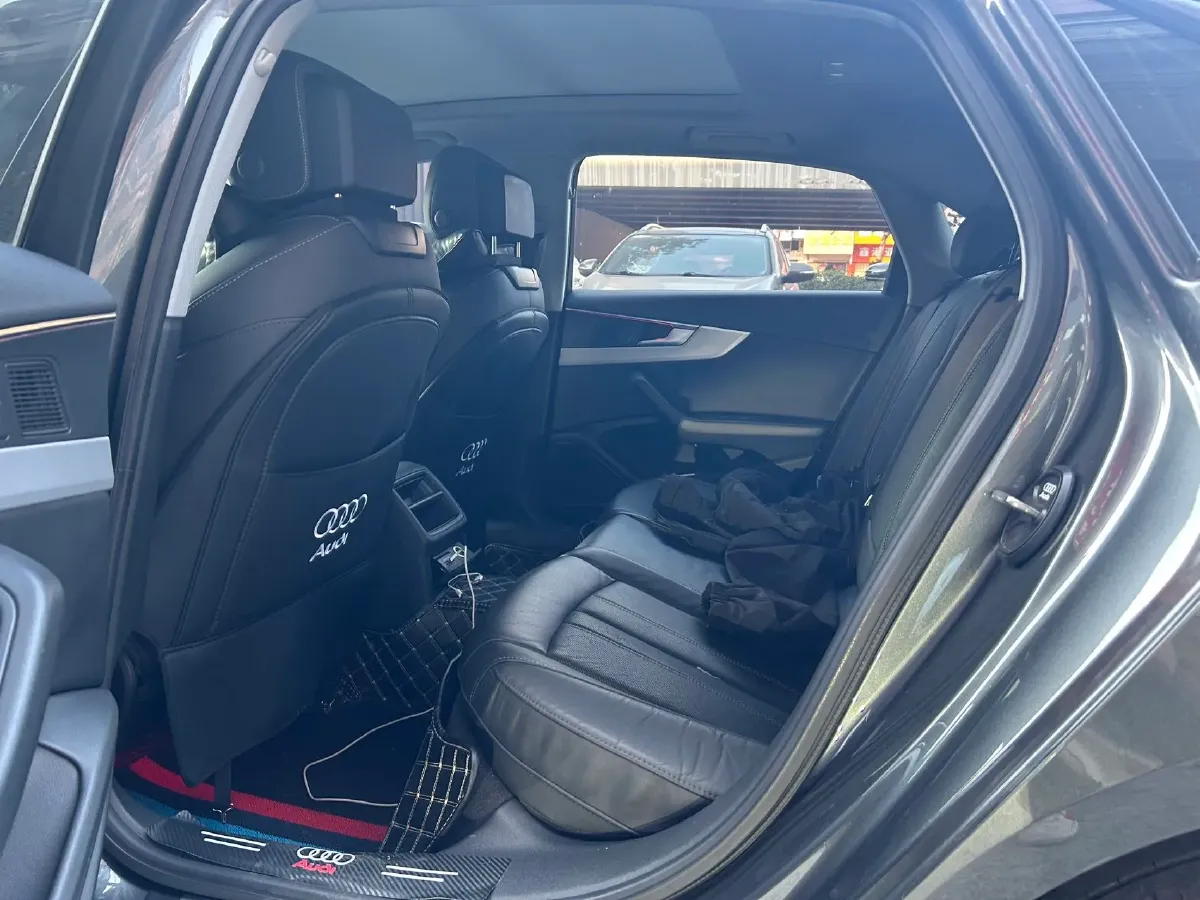 2021 Audi A4L 2.0T 190HP L4 7DCT,autocango,china used car exporter,china ev exporter,chinese used car exporter,chinese used ev exporter