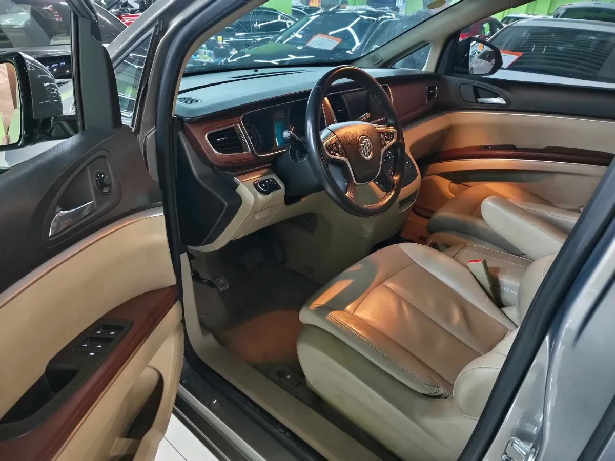 2018 Buick GL8 2.0T 260HP L4 6AT,autocango,china used car exporter,china ev exporter,chinese used car exporter,chinese used ev exporter