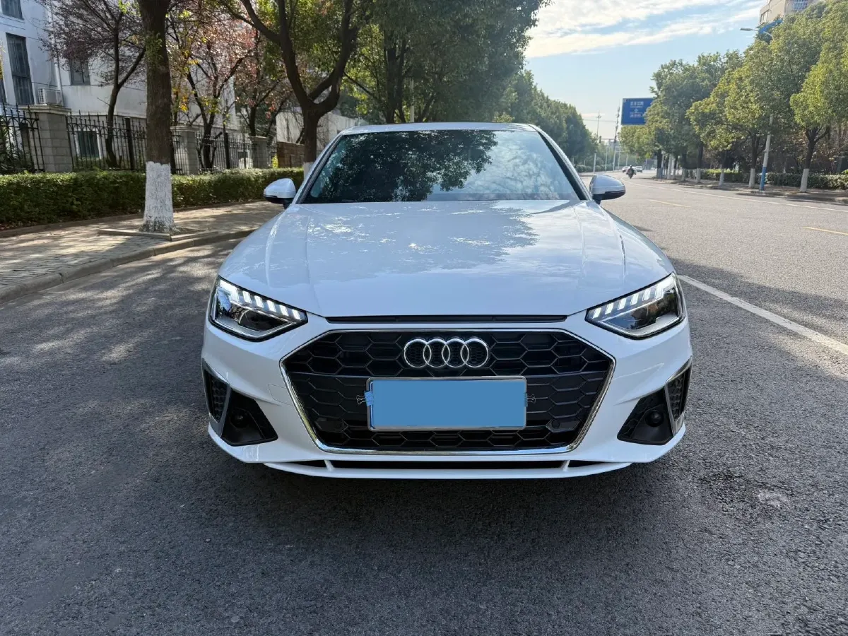 2023 Audi A4L 2.0T 190HP L4 7DCT,autocango,china used car exporter,china ev exporter,chinese used car exporter,chinese used ev exporter