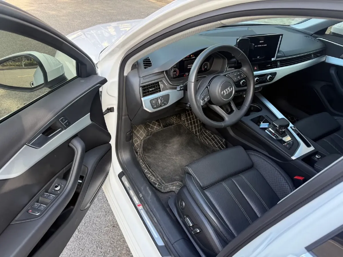 2023 Audi A4L 2.0T 190HP L4 7DCT,autocango,china used car exporter,china ev exporter,chinese used car exporter,chinese used ev exporter