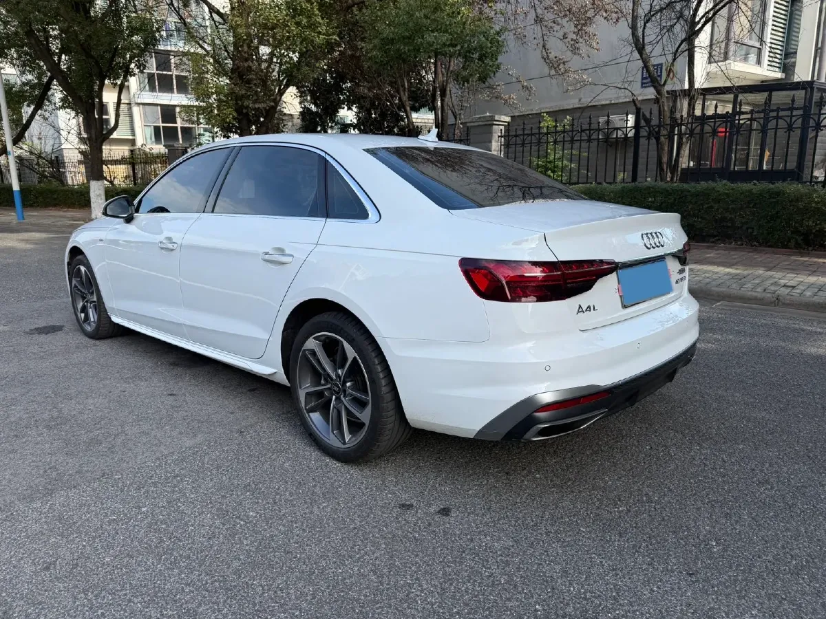2023 Audi A4L 2.0T 190HP L4 7DCT,autocango,china used car exporter,china ev exporter,chinese used car exporter,chinese used ev exporter