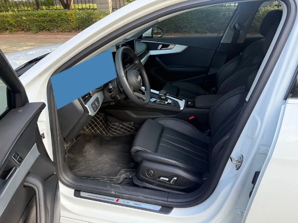 2023 Audi A4L 2.0T 190HP L4 7DCT,autocango,china used car exporter,china ev exporter,chinese used car exporter,chinese used ev exporter