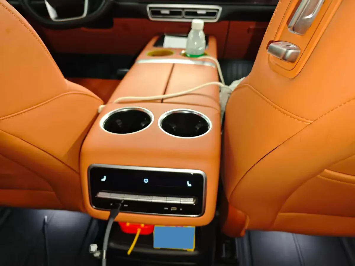 2023 Li L8 Range Extended 154HP REEV 40.9KWH,autocango,china used car exporter,china ev exporter,chinese used car exporter,chinese used ev exporter