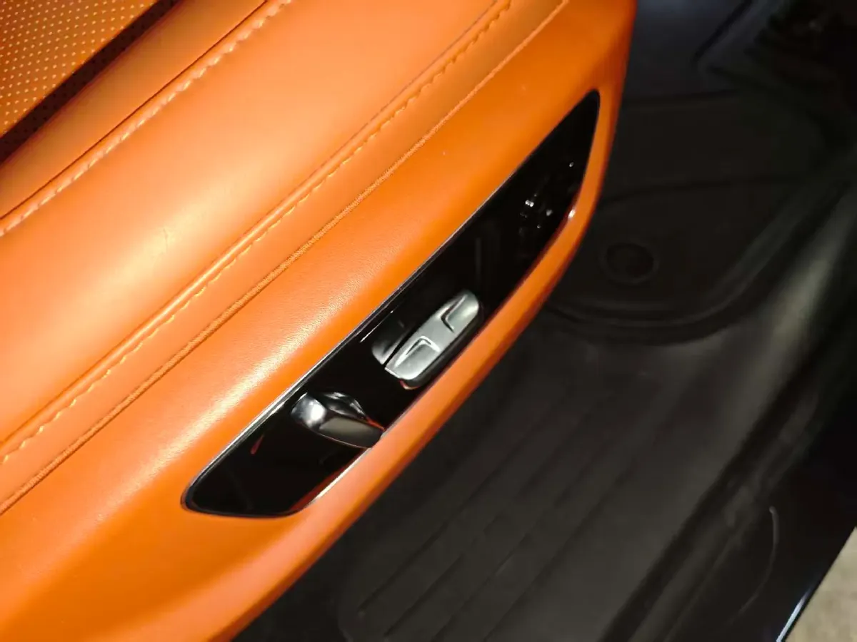 2023 Li L8 Range Extended 154HP REEV 40.9KWH,autocango,china used car exporter,china ev exporter,chinese used car exporter,chinese used ev exporter