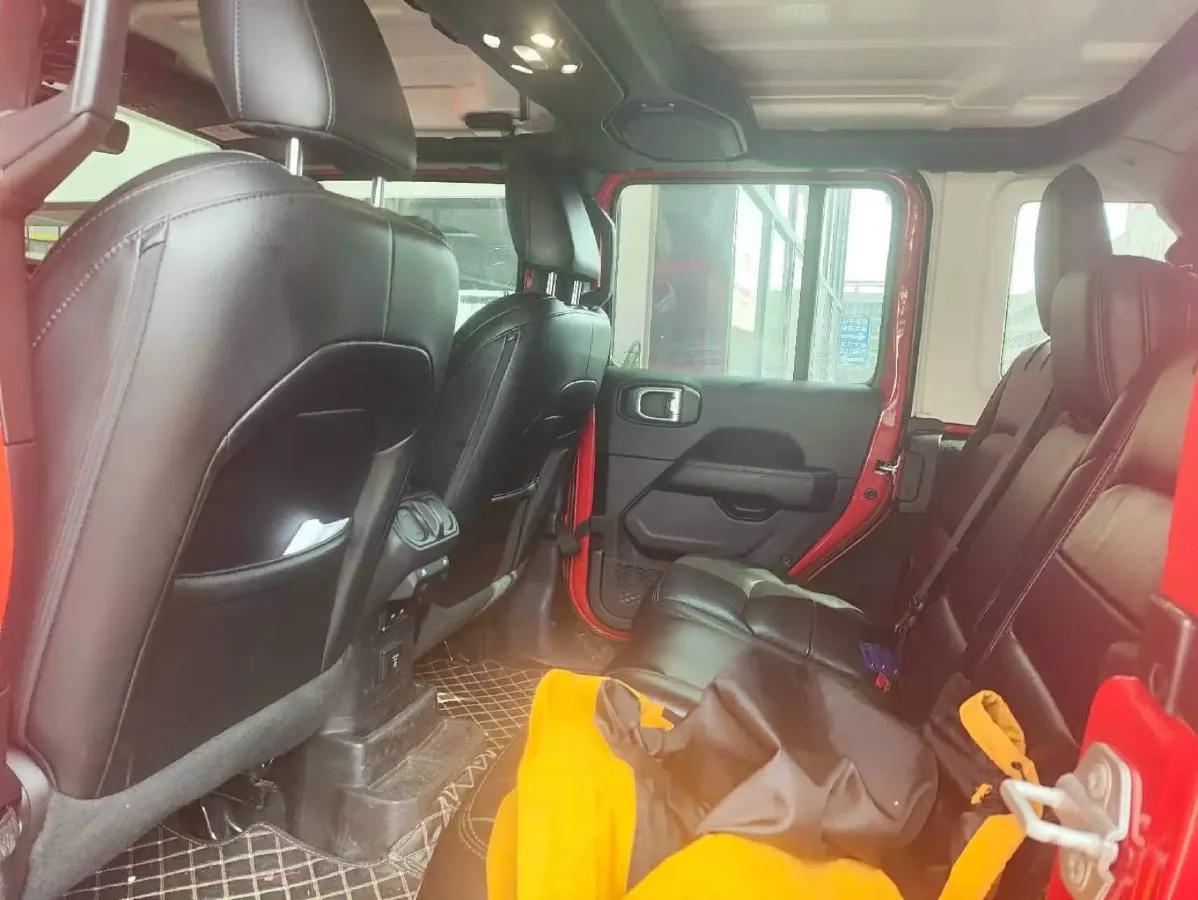 2021 Jeep Wrangler 2.0T 266HP L4 8AT,autocango,china used car exporter,china ev exporter,chinese used car exporter,chinese used ev exporter