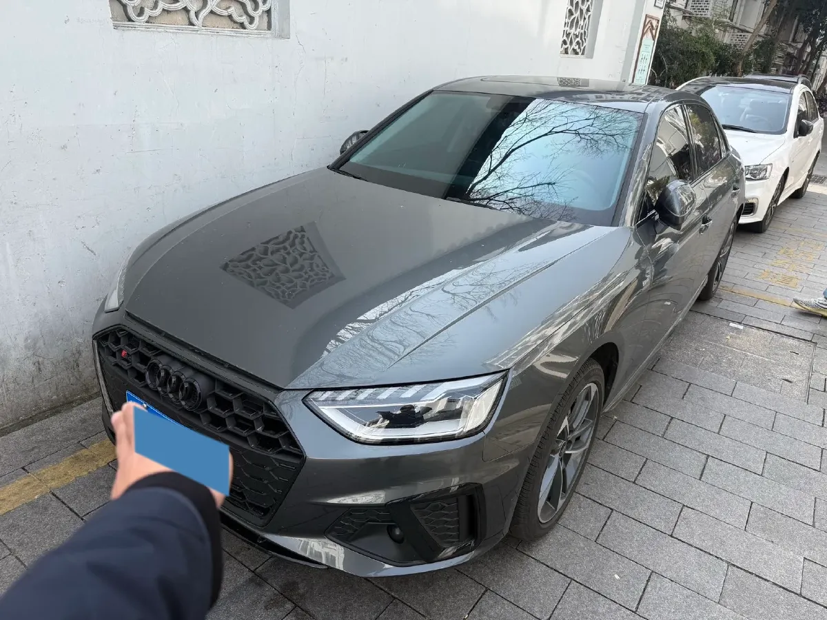 2022 Audi A4L 2.0T 190HP L4 7DCT,autocango,china used car exporter,china ev exporter,chinese used car exporter,chinese used ev exporter