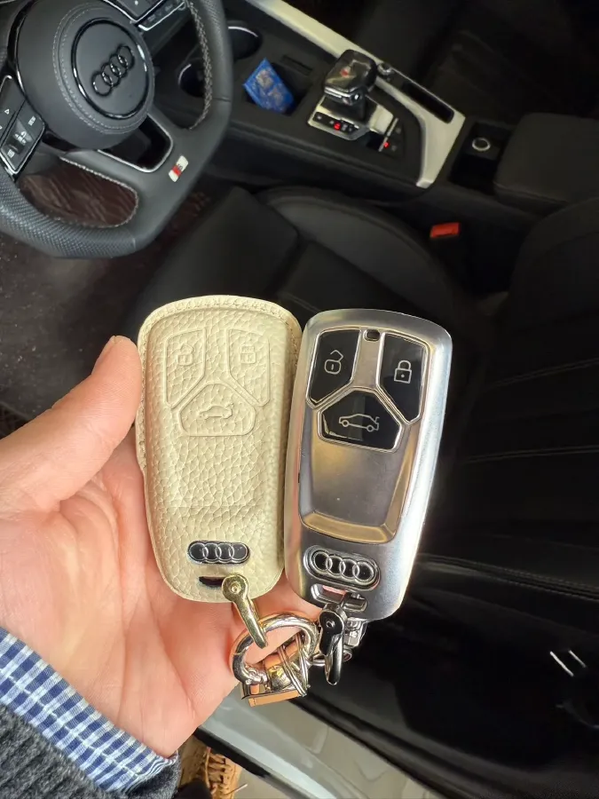 2020 Audi A4L 2.0T 190HP L4 7DCT,autocango,china used car exporter,china ev exporter,chinese used car exporter,chinese used ev exporter