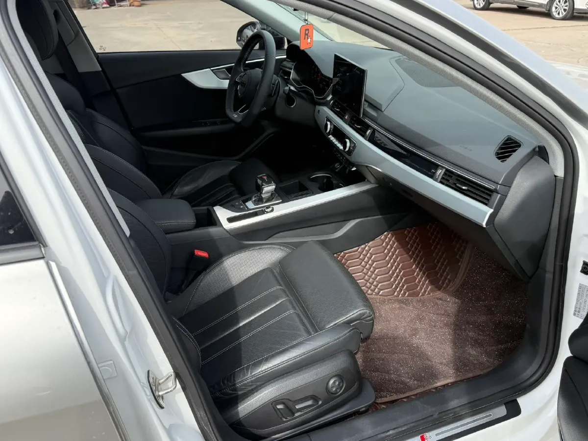 2020 Audi A4L 2.0T 190HP L4 7DCT,autocango,china used car exporter,china ev exporter,chinese used car exporter,chinese used ev exporter