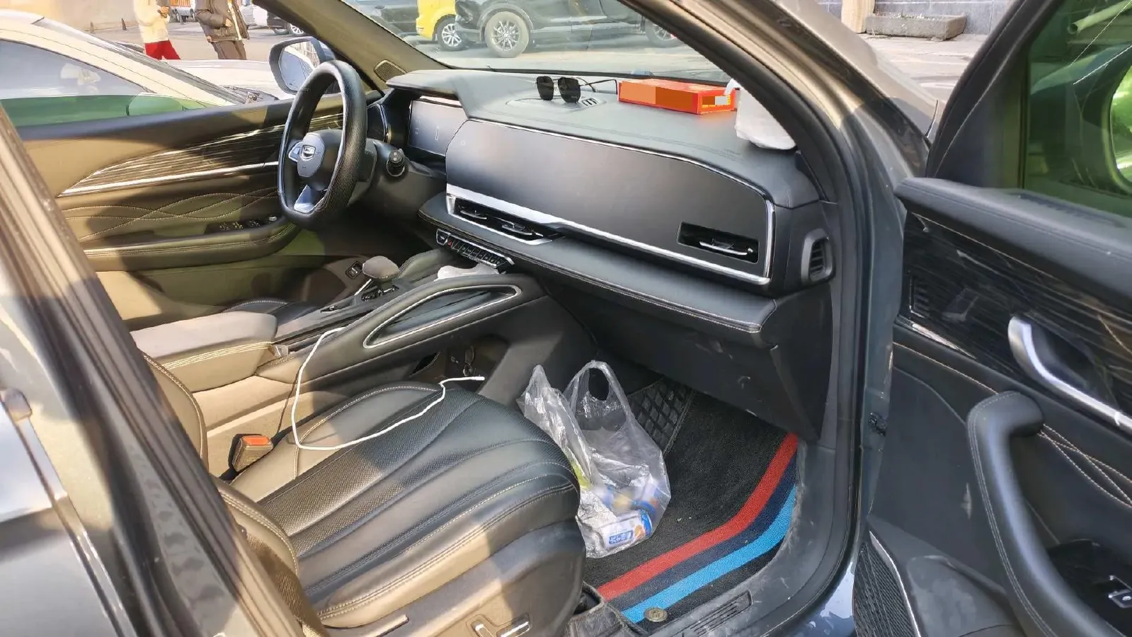 2024 Geely Monjaro 2.0T 218HP L4 7DCT,autocango,china used car exporter,china ev exporter,chinese used car exporter,chinese used ev exporter