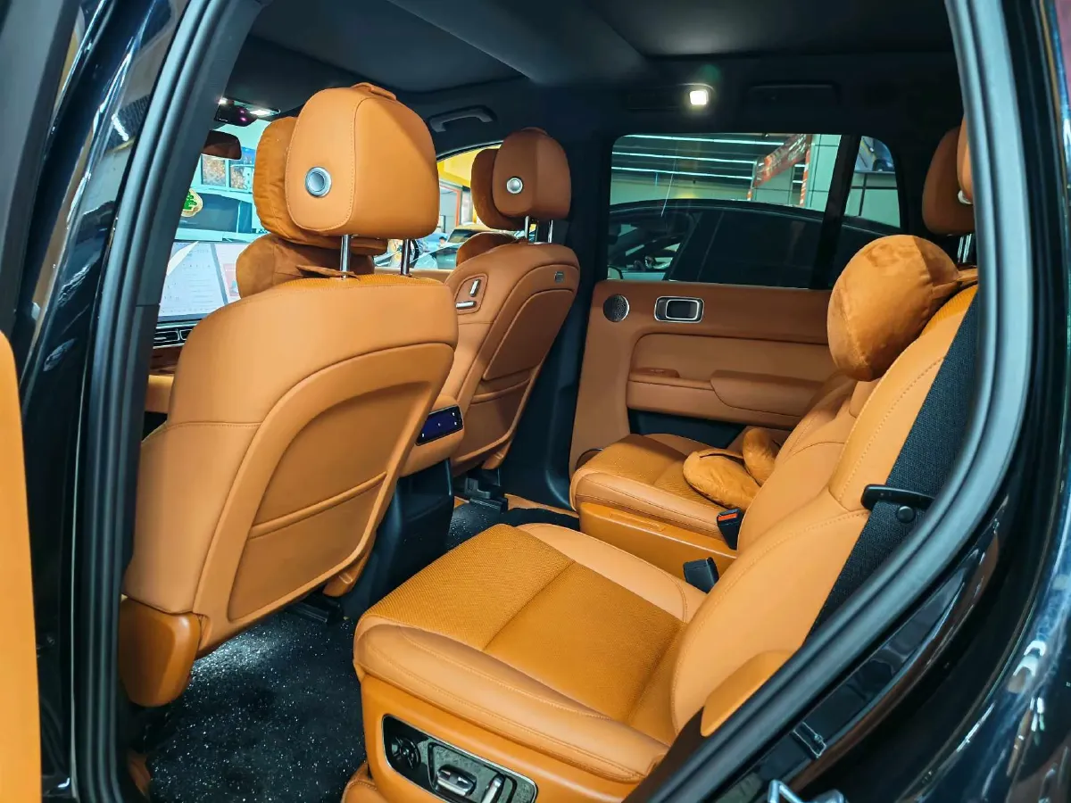 2024 Volvo S60 2.0T 197HP L4 7DCT,autocango,china used car exporter,china ev exporter,chinese used car exporter,chinese used ev exporter