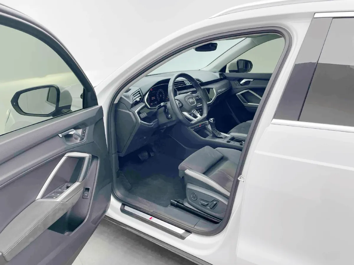 2022 Audi Q3 1.4T 150HP L4 7DCT,autocango,china used car exporter,china ev exporter,chinese used car exporter,chinese used ev exporter