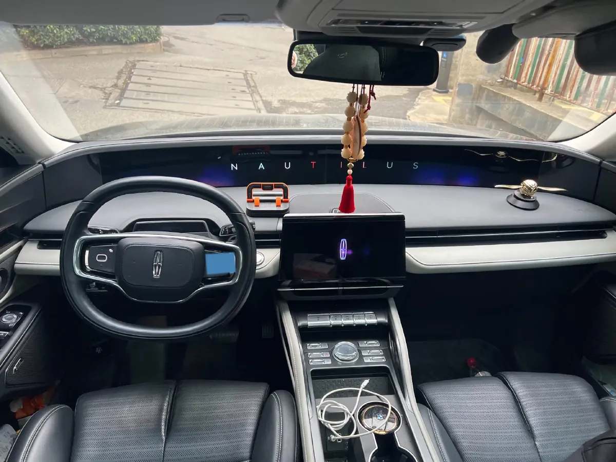 2023 Lincoln Nautilus 2.0T 261HP L4 8AT,autocango,china used car exporter,china ev exporter,chinese used car exporter,chinese used ev exporter