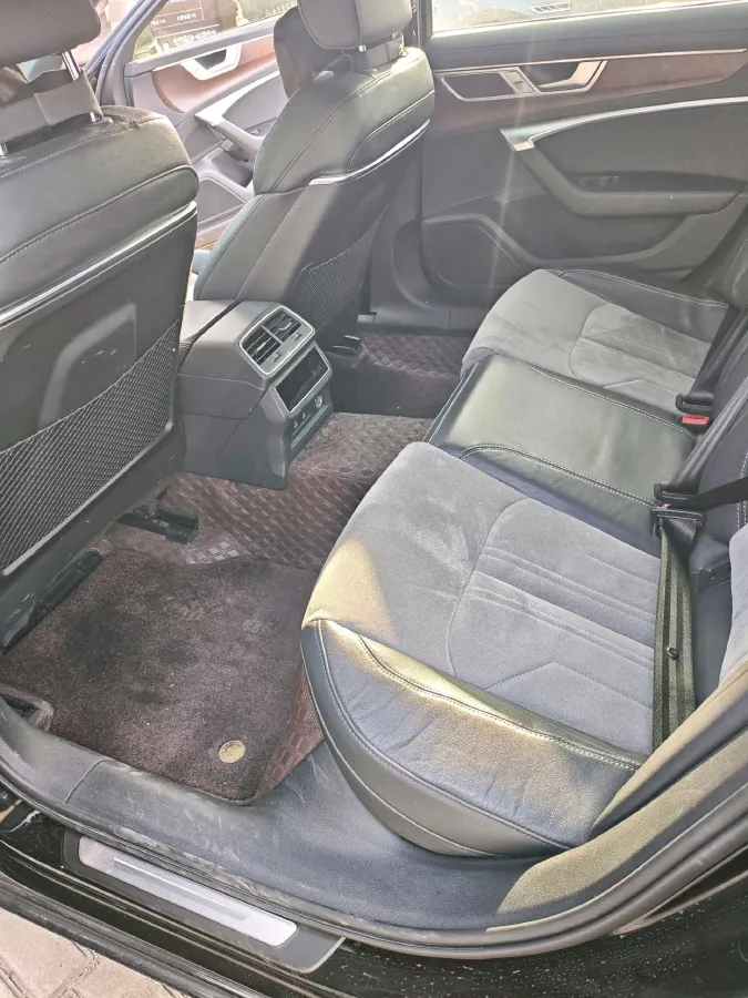 2023 Audi A6L 2.0T 245HP L4 7DCT,autocango,china used car exporter,china ev exporter,chinese used car exporter,chinese used ev exporter