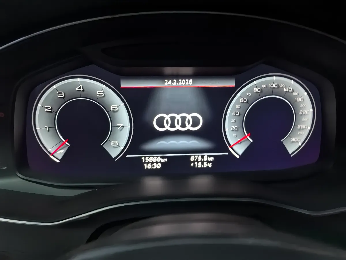 2022 Audi A7L 2.0T 245HP L4 7DCT,autocango,china used car exporter,china ev exporter,chinese used car exporter,chinese used ev exporter