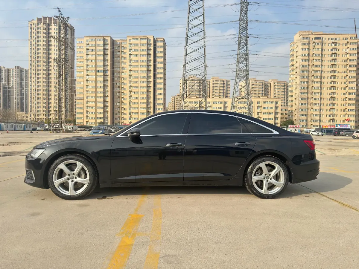 2022 Audi A6L 2.0T 224HP L4 7DCT,autocango,china used car exporter,china ev exporter,chinese used car exporter,chinese used ev exporter