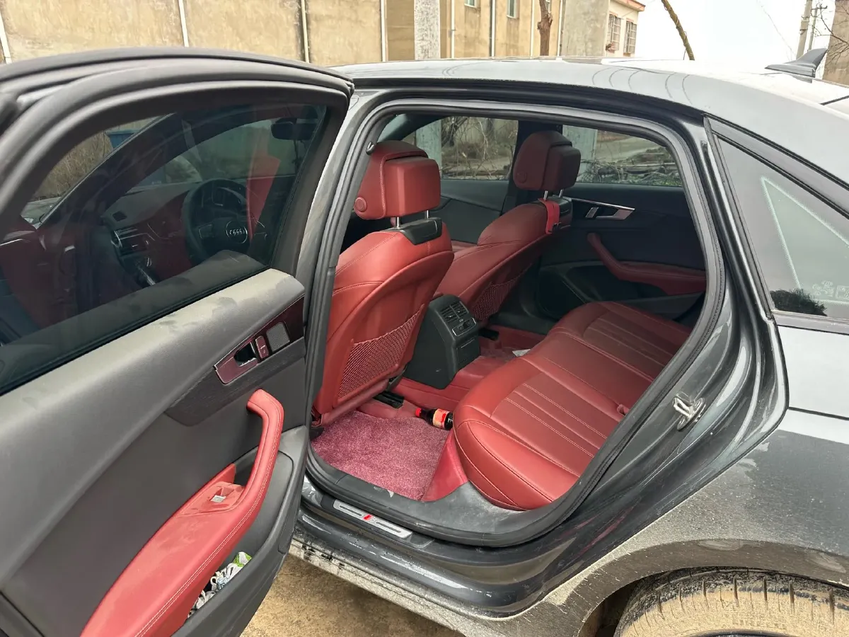 2024 Audi A4L 2.0T 190HP L4 7DCT,autocango,china used car exporter,china ev exporter,chinese used car exporter,chinese used ev exporter