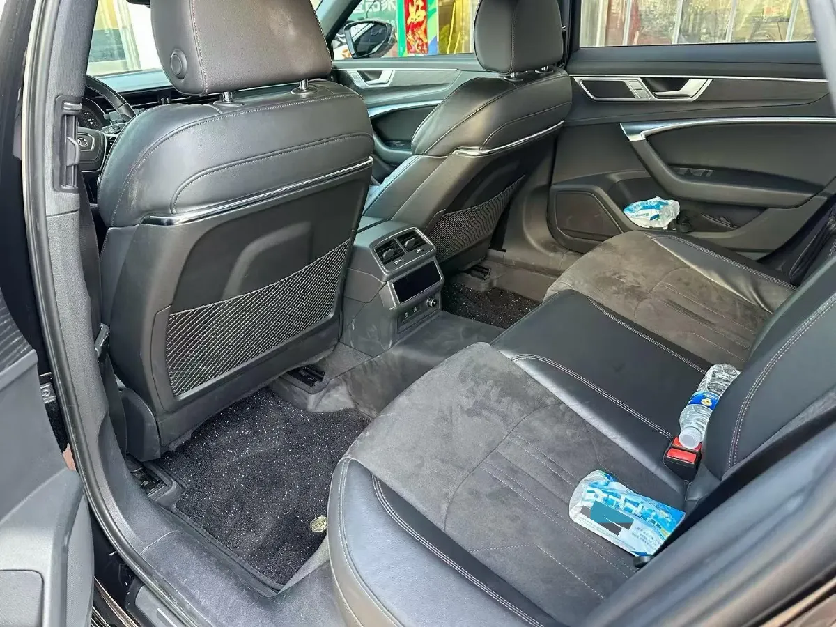 2023 Audi A6L 2.0T 245HP L4 7DCT,autocango,china used car exporter,china ev exporter,chinese used car exporter,chinese used ev exporter