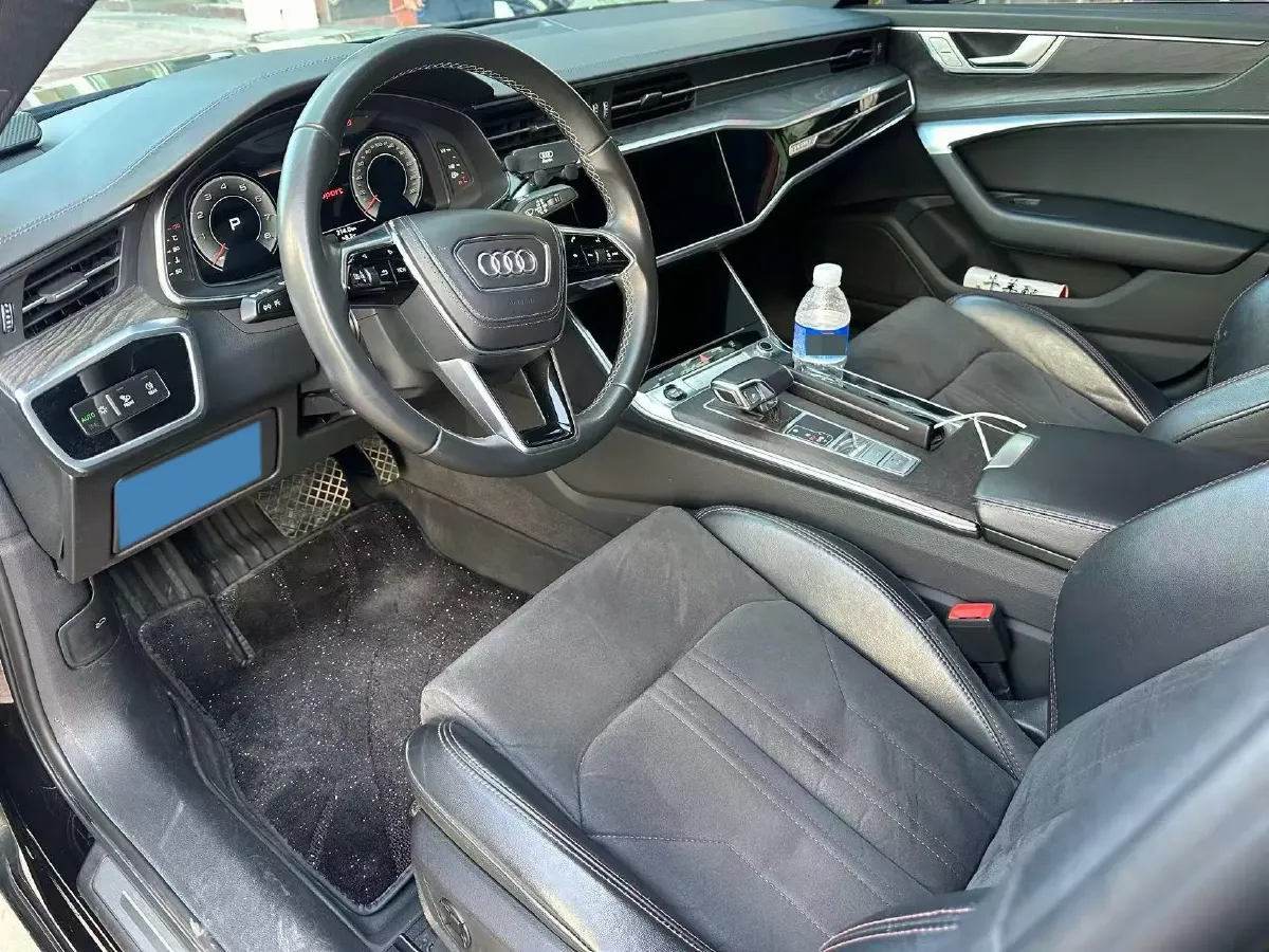 2023 Audi A6L 2.0T 245HP L4 7DCT,autocango,china used car exporter,china ev exporter,chinese used car exporter,chinese used ev exporter