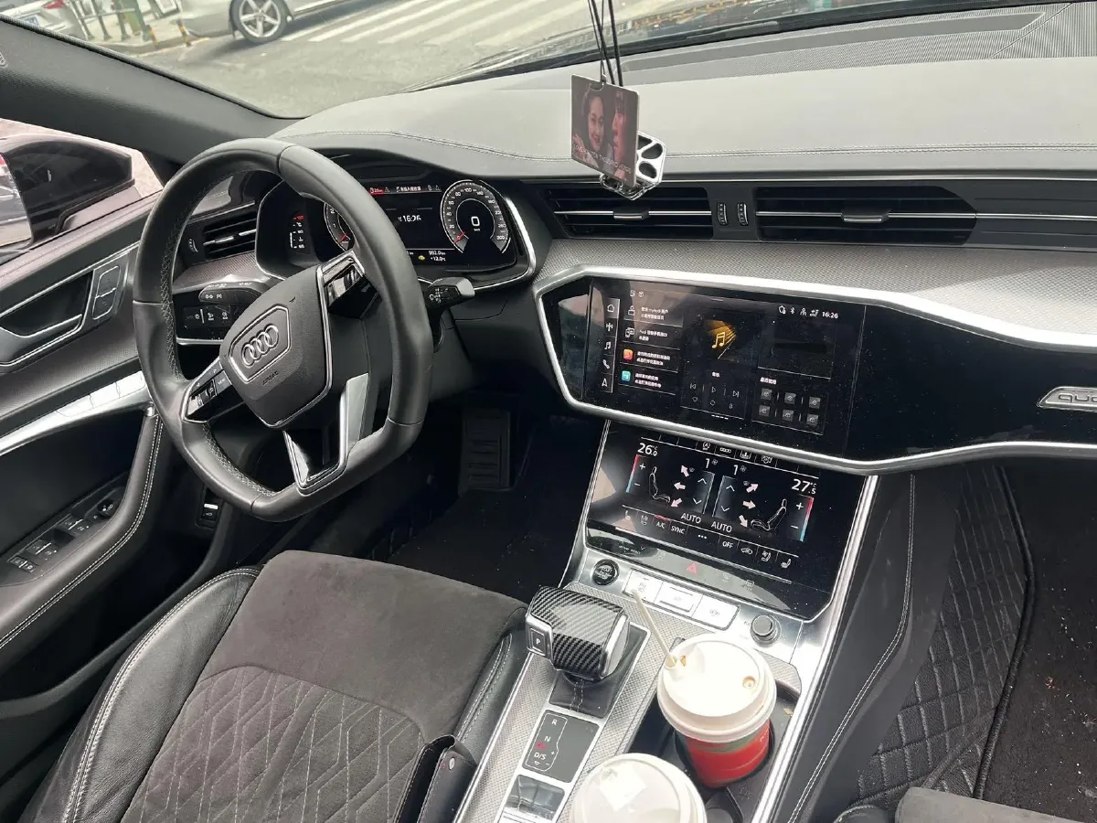 2022 Audi A6L 3.0T 340HP V6 7DCT,autocango,china used car exporter,china ev exporter,chinese used car exporter,chinese used ev exporter