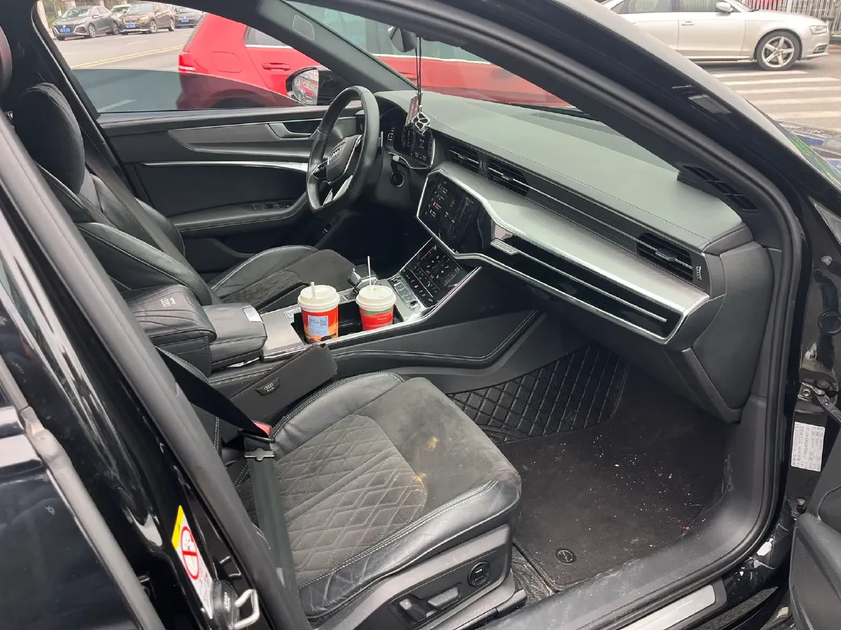 2022 Audi A6L 3.0T 340HP V6 7DCT,autocango,china used car exporter,china ev exporter,chinese used car exporter,chinese used ev exporter