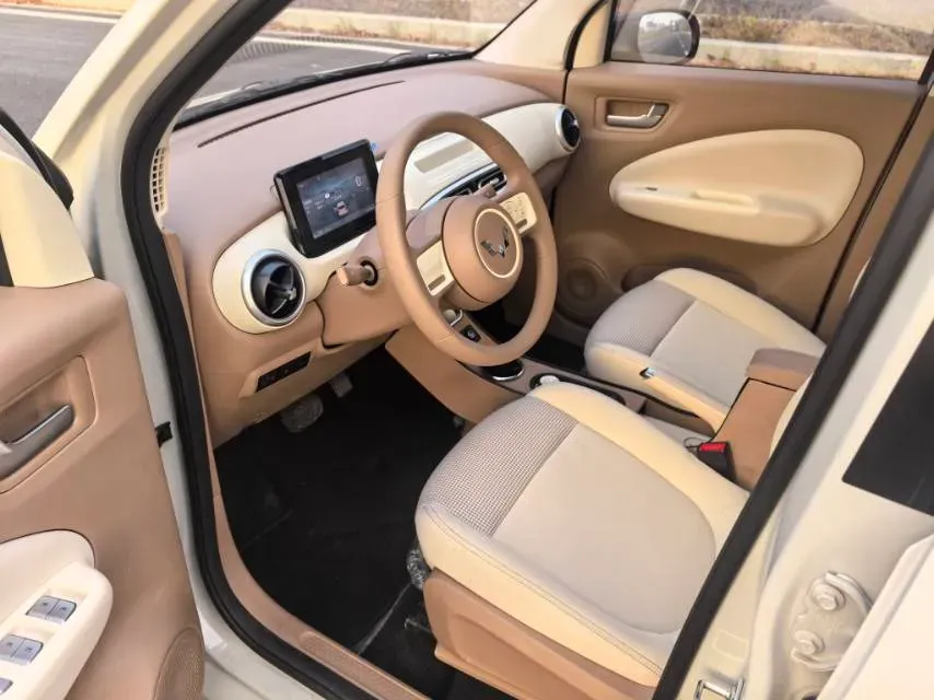 2025 WuLing HongGuang MINI EV BEV 16.2KWH,autocango,china used car exporter,china ev exporter,chinese used car exporter,chinese used ev exporter