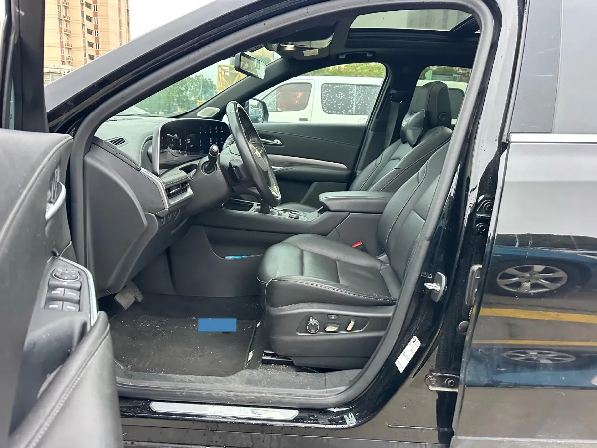 2024 Cadillac XT4 2.0T 237HP L4 9AT,autocango,china used car exporter,china ev exporter,chinese used car exporter,chinese used ev exporter