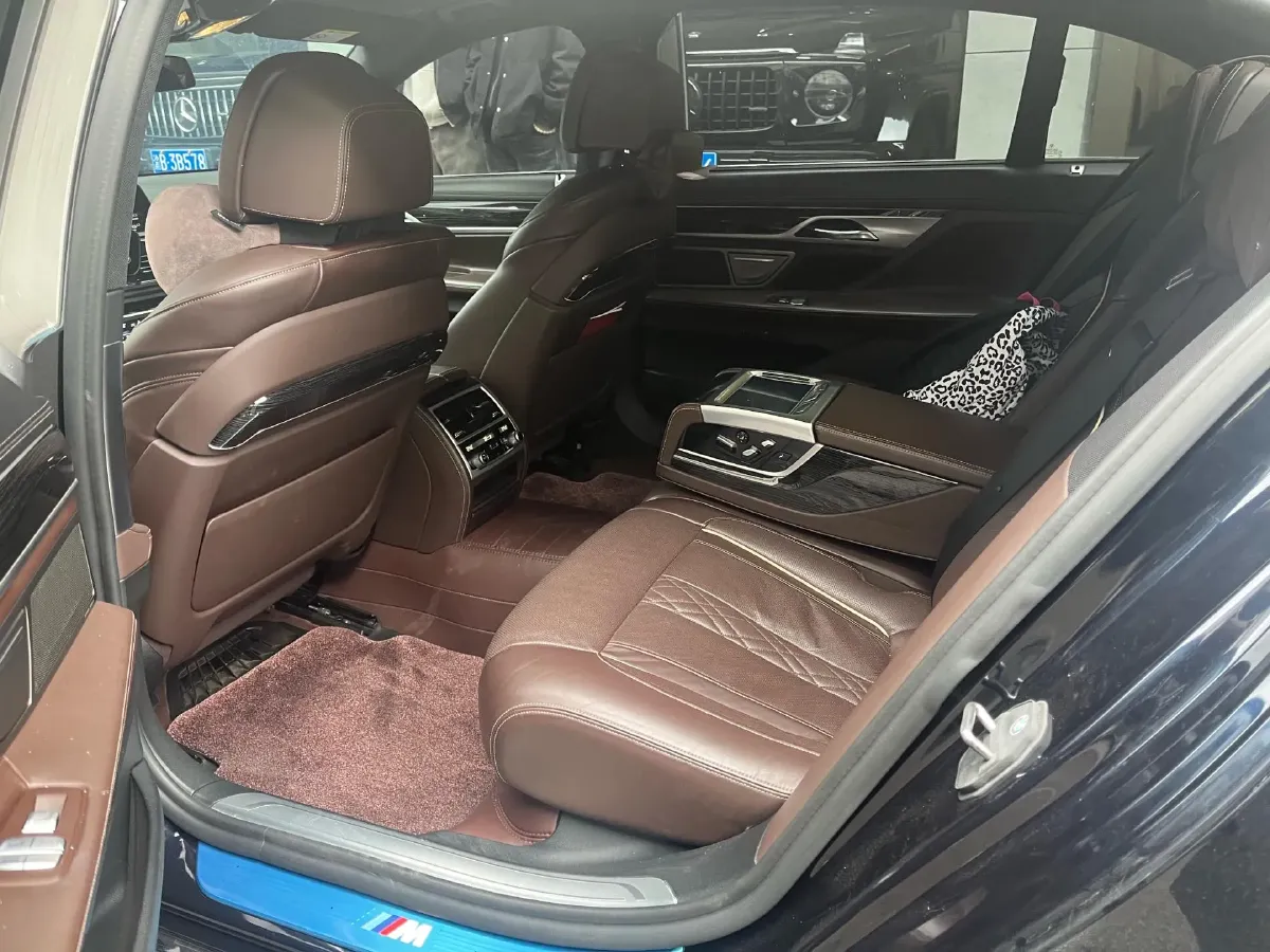 2019 BMW 7 Series 2.0T 265HP L4 8AT,autocango,china used car exporter,china ev exporter,chinese used car exporter,chinese used ev exporter