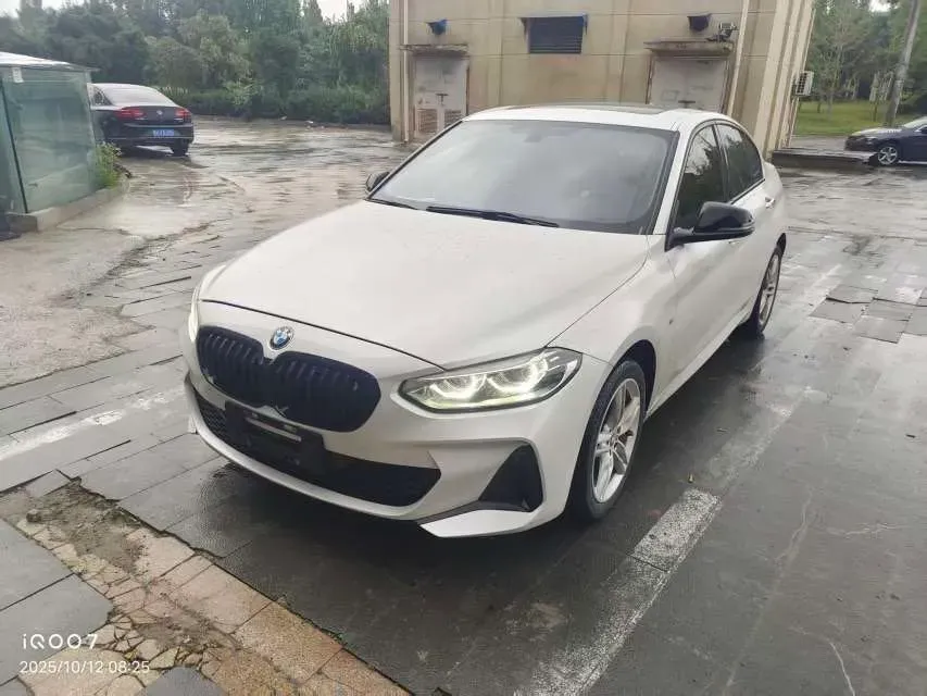 2022 BMW 1 Series 1.5T 140HP L3 7DCT,autocango,china used car exporter,china ev exporter,chinese used car exporter,chinese used ev exporter