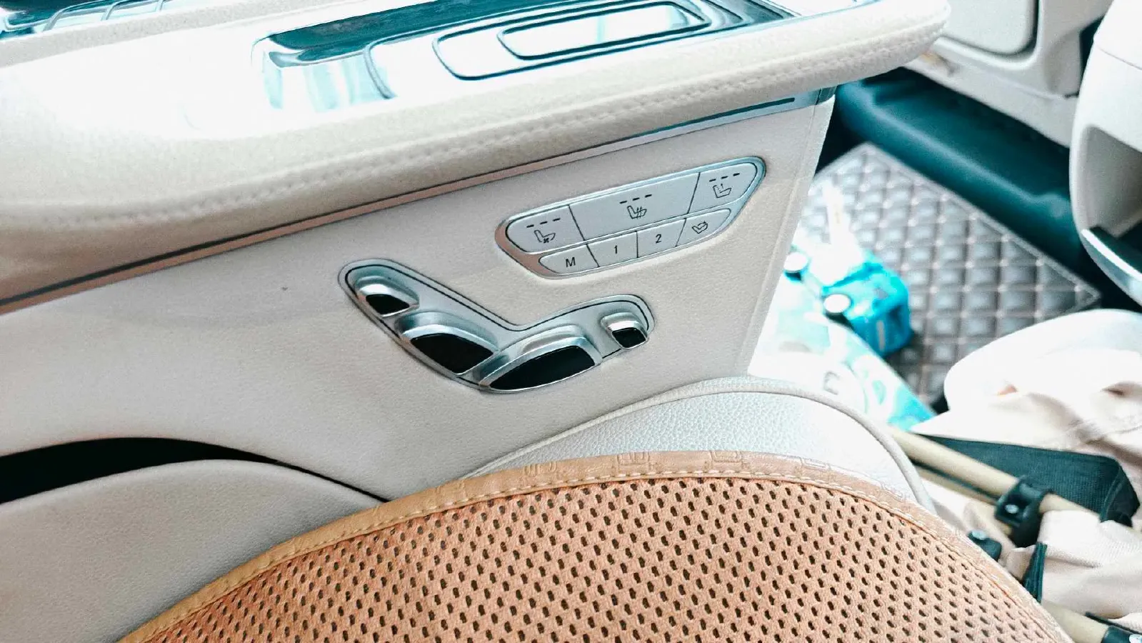 2020 Mercedes-Benz V Class 2.0T 211HP L4 9AT,autocango,china used car exporter,china ev exporter,chinese used car exporter,chinese used ev exporter