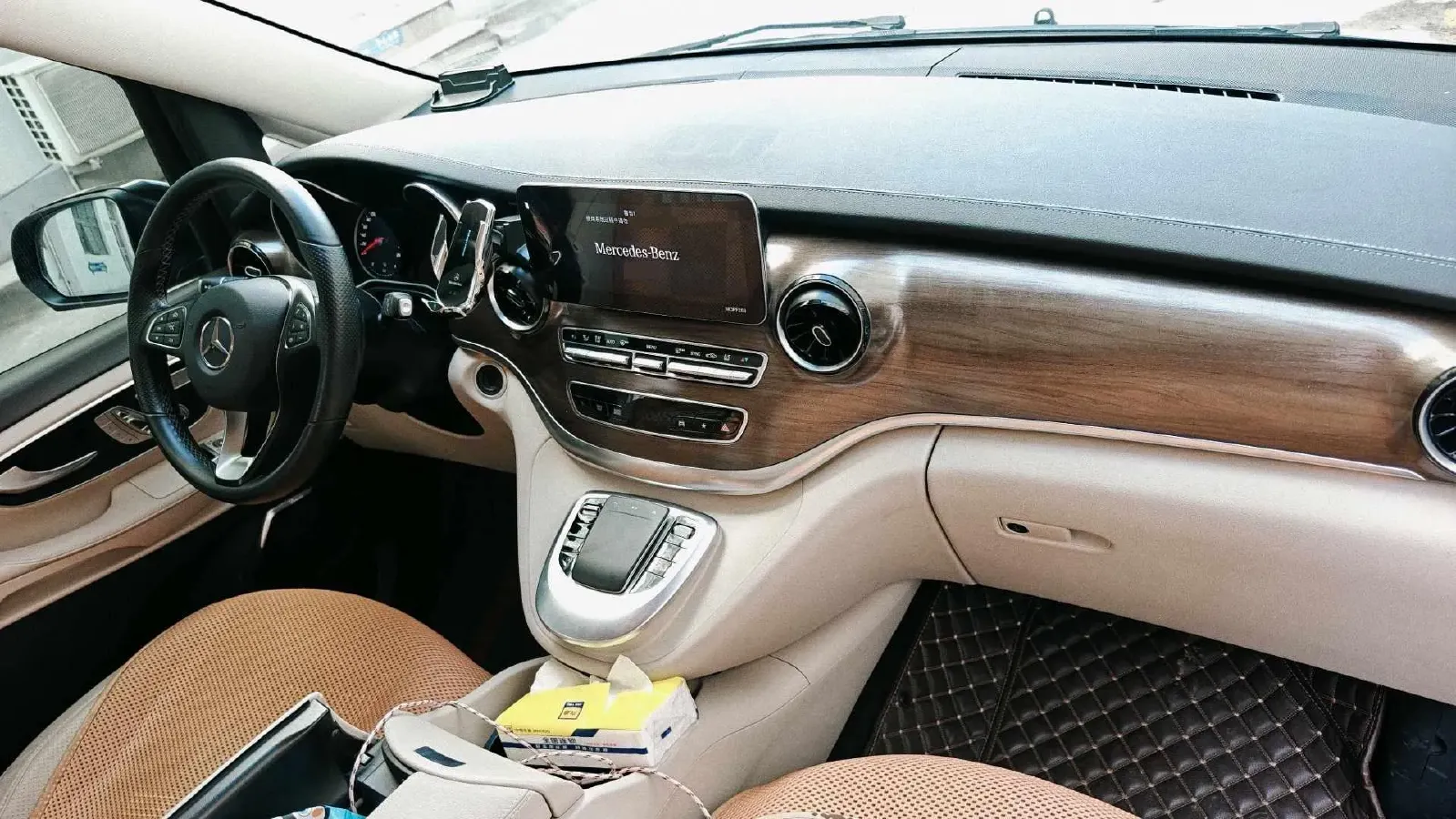 2020 Mercedes-Benz V Class 2.0T 211HP L4 9AT,autocango,china used car exporter,china ev exporter,chinese used car exporter,chinese used ev exporter