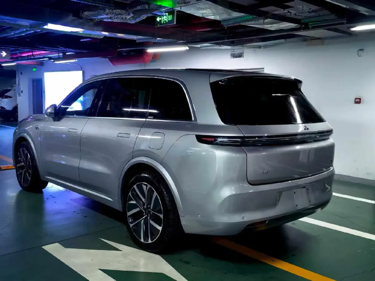 2023 Li L8 Range Extended 154HP REEV 40.9KWH,autocango,china used car exporter,china ev exporter,chinese used car exporter,chinese used ev exporter