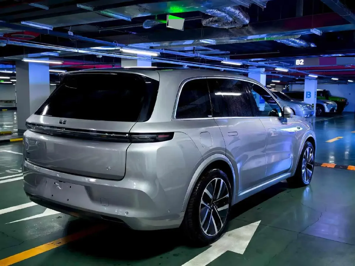 2023 Li L8 Range Extended 154HP REEV 40.9KWH,autocango,china used car exporter,china ev exporter,chinese used car exporter,chinese used ev exporter