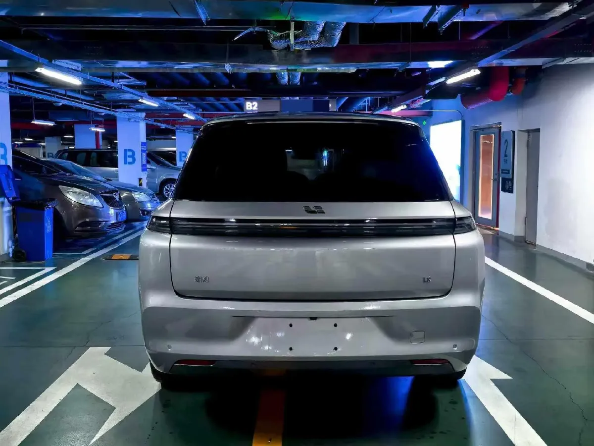 2023 Li L8 Range Extended 154HP REEV 40.9KWH,autocango,china used car exporter,china ev exporter,chinese used car exporter,chinese used ev exporter