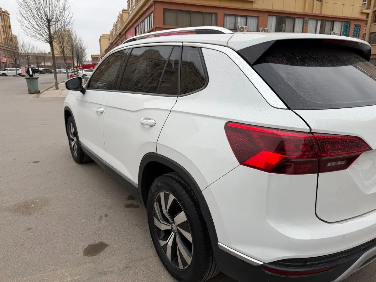 2019 Jeep Cherokee 2.0T 234HP L4 9AT,autocango,china used car exporter,china ev exporter,chinese used car exporter,chinese used ev exporter