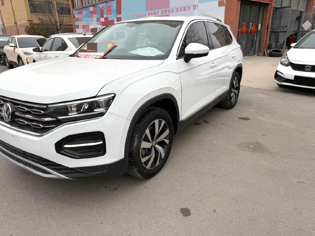 2019 Jeep Cherokee 2.0T 234HP L4 9AT,autocango,china used car exporter,china ev exporter,chinese used car exporter,chinese used ev exporter
