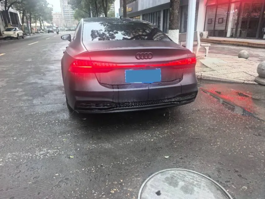 2024 Audi A7L 2.0T 245HP L4 7DCT,autocango,china used car exporter,china ev exporter,chinese used car exporter,chinese used ev exporter