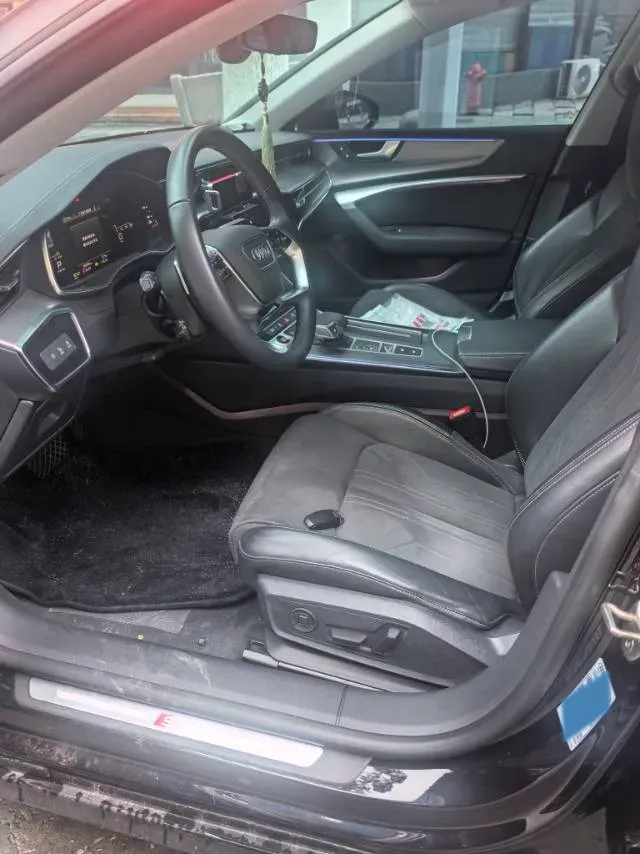 2024 Audi A7L 2.0T 245HP L4 7DCT,autocango,china used car exporter,china ev exporter,chinese used car exporter,chinese used ev exporter