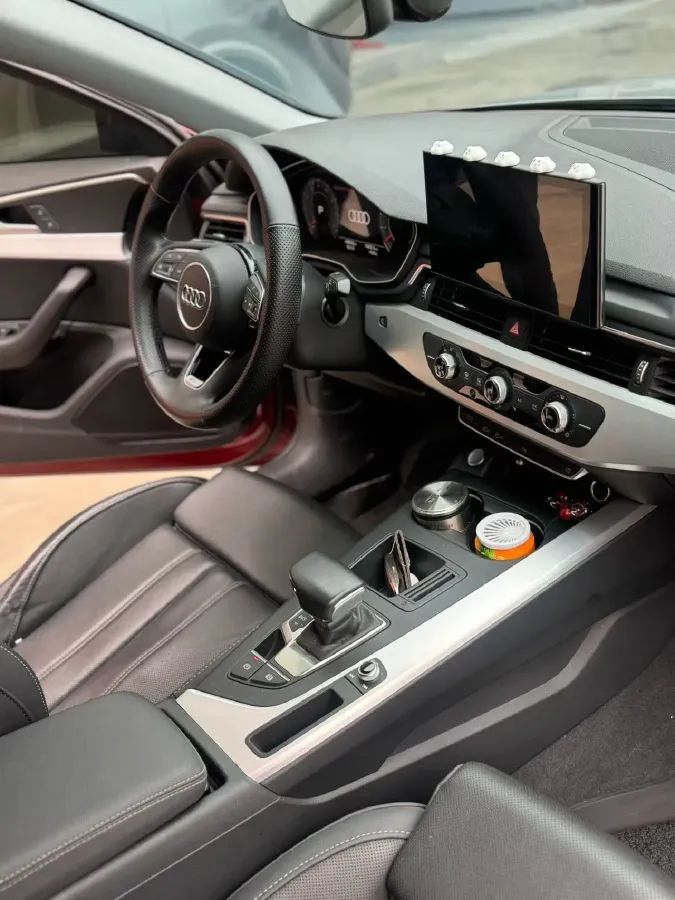 2020 Audi A4L 2.0T 190HP L4 7DCT,autocango,china used car exporter,china ev exporter,chinese used car exporter,chinese used ev exporter