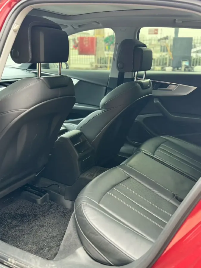 2020 Audi A4L 2.0T 190HP L4 7DCT,autocango,china used car exporter,china ev exporter,chinese used car exporter,chinese used ev exporter