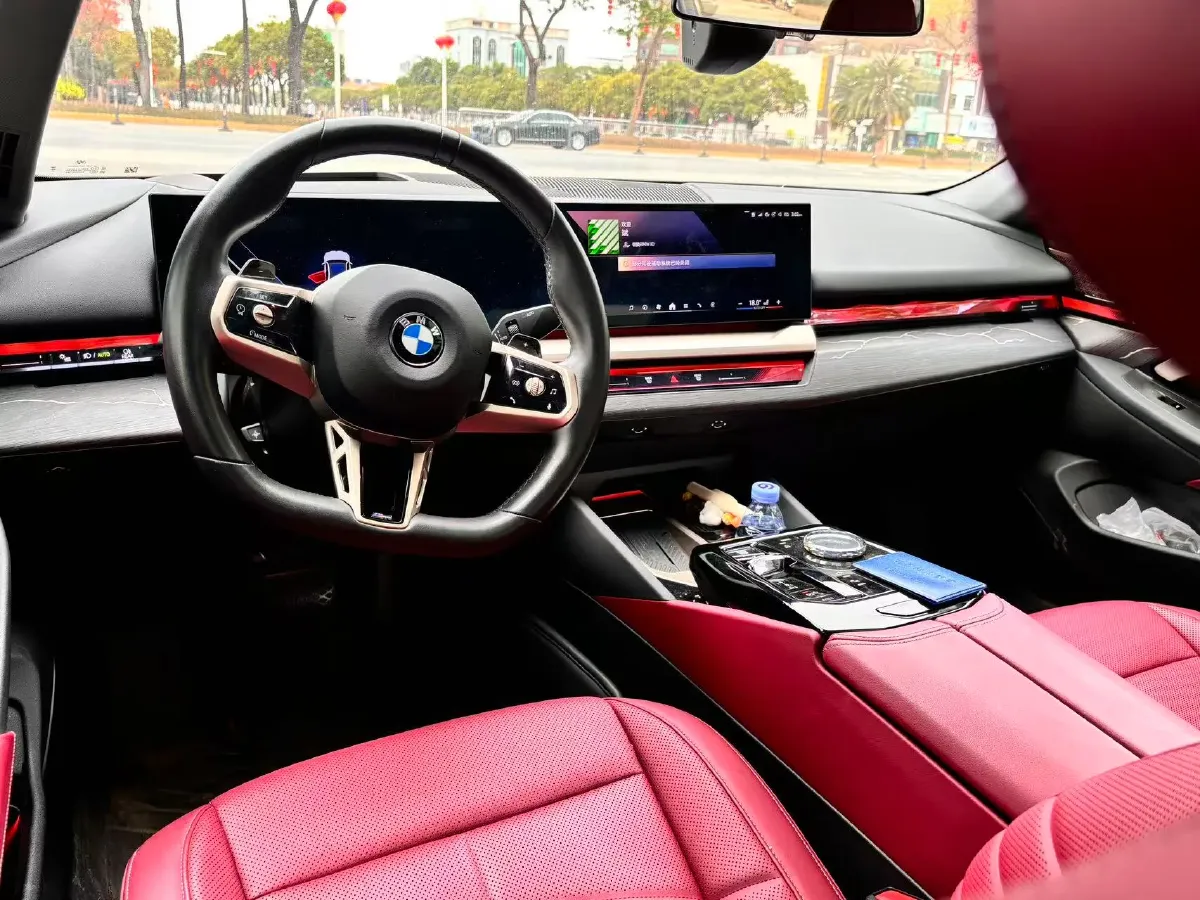 2024 BMW 5 Series 2.0T 258HP L4 8AT,autocango,china used car exporter,china ev exporter,chinese used car exporter,chinese used ev exporter
