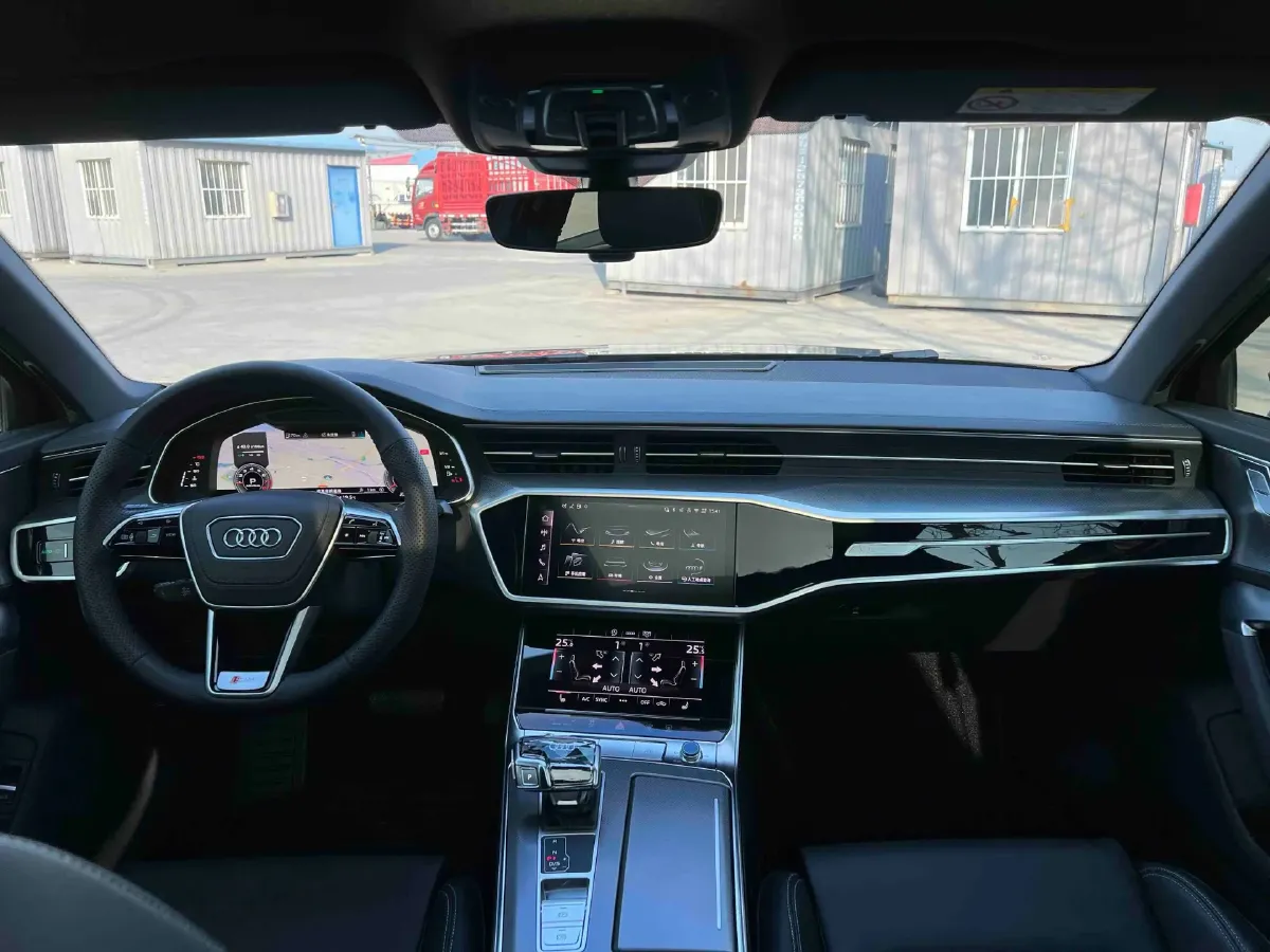 2025 Audi A6L 2.0T 245HP L4 7DCT,autocango,china used car exporter,china ev exporter,chinese used car exporter,chinese used ev exporter