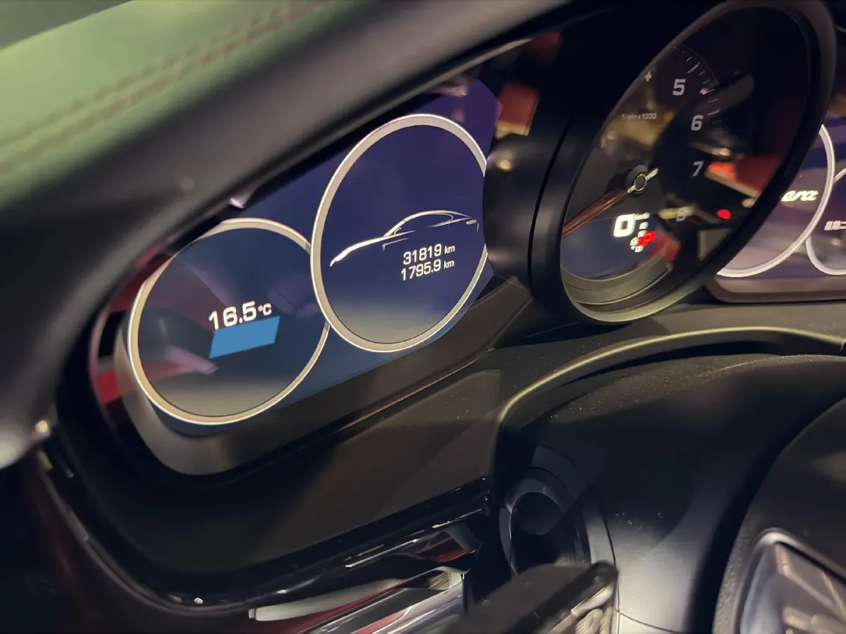 2019 Porsche Panamera 2.9T 330HP V6 8DCT,autocango,china used car exporter,china ev exporter,chinese used car exporter,chinese used ev exporter