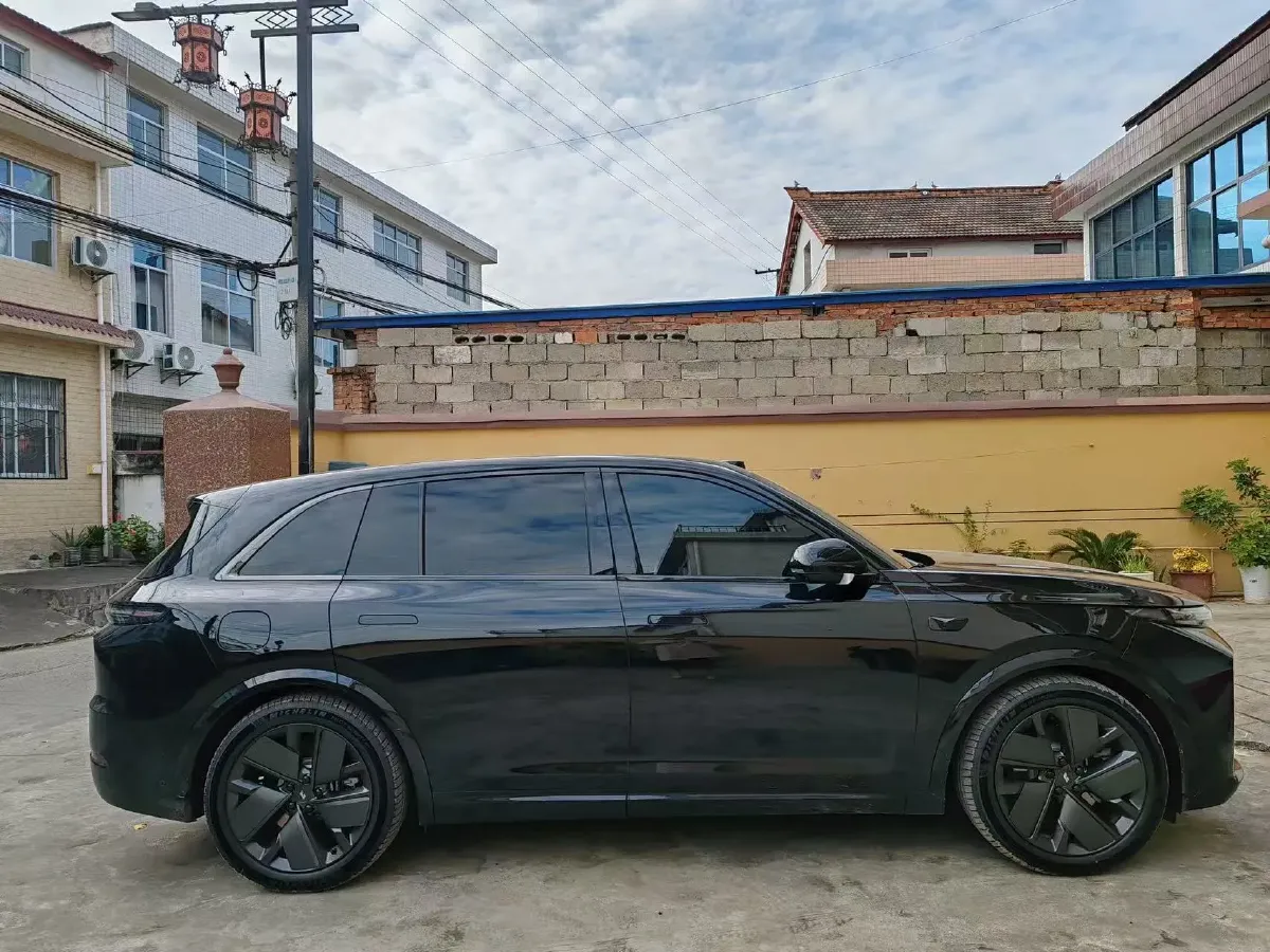 2025 Li L7 Range Extended 154HP REEV,autocango,china used car exporter,china ev exporter,chinese used car exporter,chinese used ev exporter