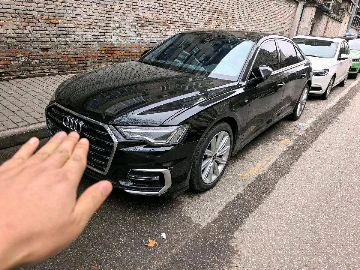 2023 Audi A6L 2.0T 245HP L4 7DCT,autocango,china used car exporter,china ev exporter,chinese used car exporter,chinese used ev exporter