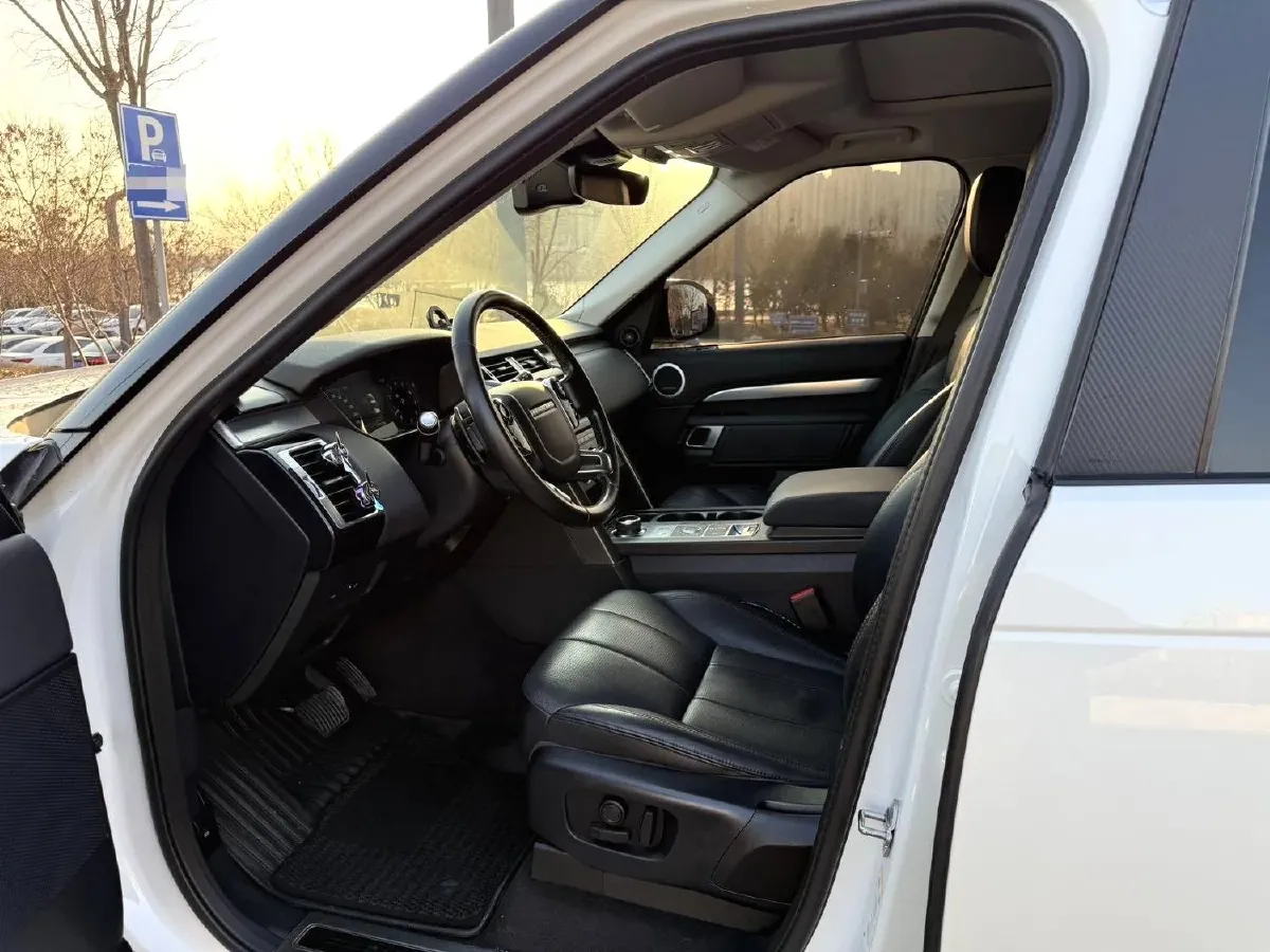 2020 Land Rover Discovery 3.0T 340HP V6 8AT,autocango,china used car exporter,china ev exporter,chinese used car exporter,chinese used ev exporter