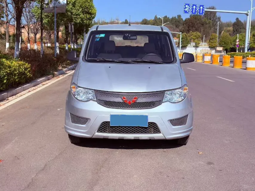 2018 WuLing HongGuang 1.5L 105HP L4 5MT,autocango,china used car exporter,china ev exporter,chinese used car exporter,chinese used ev exporter