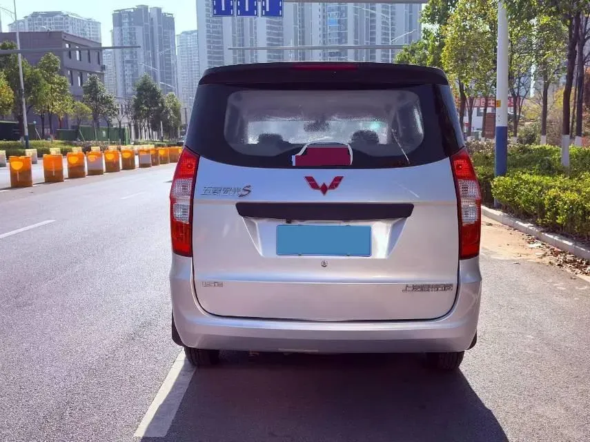 2018 WuLing HongGuang 1.5L 105HP L4 5MT,autocango,china used car exporter,china ev exporter,chinese used car exporter,chinese used ev exporter