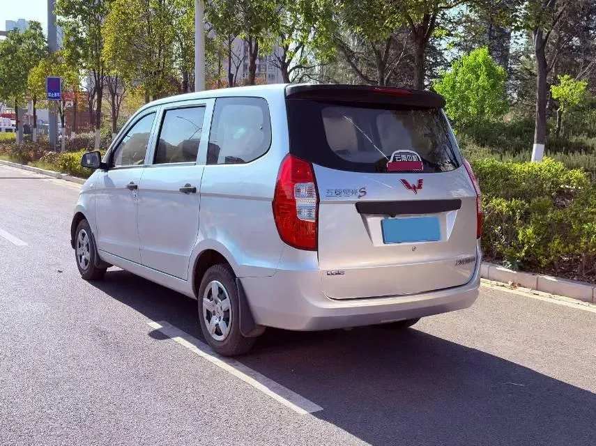 2018 WuLing HongGuang 1.5L 105HP L4 5MT,autocango,china used car exporter,china ev exporter,chinese used car exporter,chinese used ev exporter